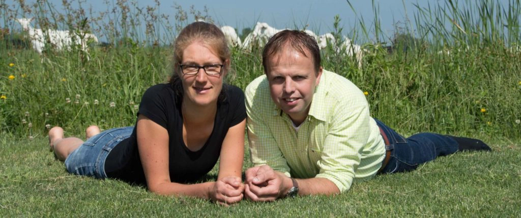 Mart-Jan en Willy de Jong zijn de trotse eigenaren van de biologische melkgeitenhouderij De Bonte Weide in Stolwijk (Krimpenerwaard, het Groene Hart).