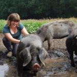 Julia-Ter-Huurne-met-haar-biodynamische-varkens-Foto-onbekend